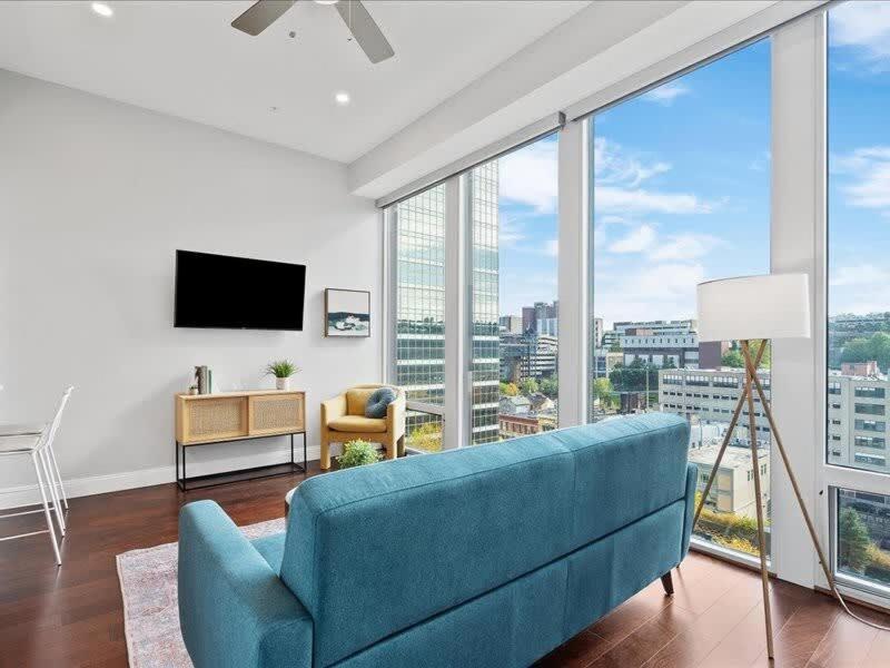 Cozysuites 1Br, Ppg Paints Arena, Pitts Pittsburgh Exterior photo